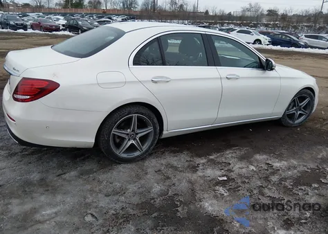 2019 Mercedes-Benz E 300 4Matic z USA, uszkodzony, nr VIN WDDZF4KB6KA519794